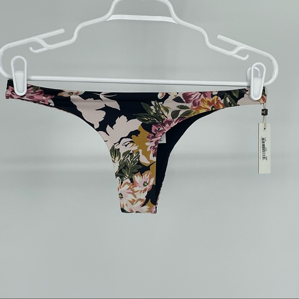 VITAMIN A NWT CAPRI CAP SLEEVE BIKINI TOP AND ROSIE CHEEKY SWIMSUIT BLACK PINK L - Picture 11 of 16